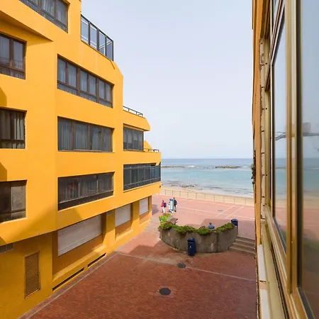 Beachfront In Canteras With Pool Holiday home Las Palmas de Gran Canaria