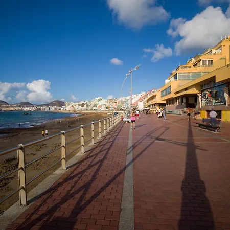 Beachfront In Canteras With Pool Prázdninový dům
